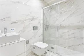 Modern & Trendy Flat by HostWise - Image 4