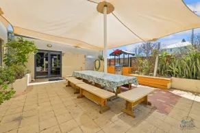 Beach Side Retreat - Image 4
