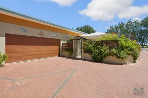 Beach Side Retreat - Image 3
