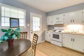 Walk to Eats & Entertainment: Home in Brookhaven - Image 2