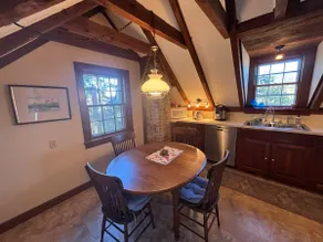 2 Bedroom Apartment Oasis, Ogunquit - Image 2