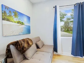Charming 3BR Getaway | Minutes to Louisville - Image 5