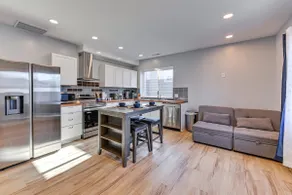 Charming 3BR Getaway | Minutes to Louisville - Image 2