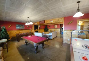 Poolside Mountain Retreat- Luxury Family-sized - Image 5