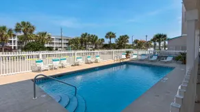Beachfront Destin Condo + Free Dolphin Cruise! - Image 2