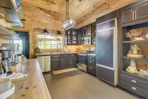 Great Outdoor Space: 'Margy's Farmhouse' in Jasper - Image 3