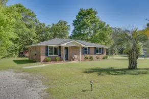 11 Mi to Beaches: Peaceful Foley Home w/ Yard - Image 3