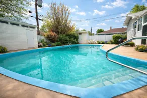 The urban. In-ground pool. - Image 2