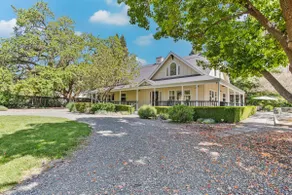 Charming 4BR Wine Country Getaway w/ Spa & Firepit - Image 5