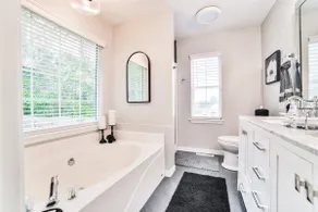 Luxury 4BR w/ King Bed | Fast Wi-Fi | Private Yard - Image 3