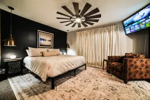 Luxury 4BR w/ King Bed | Fast Wi-Fi | Private Yard - Image 2