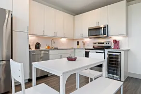Fresh 1 BR Near Dallas Medical District + Parking - Image 3