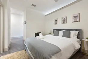 Corporate Rental 1BR Dallas Medical District - Image 2