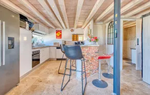Amazing 2-bedroom home in Les Lèches - Image 3