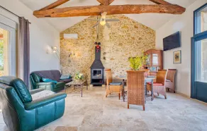 Amazing 2-bedroom home in Les Lèches - Image 2