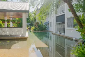 Cairns Tropical Bliss Swim in Swim out Apartment - Image 3
