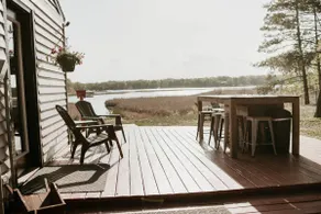 Centrally located ”Perch Lake Bungalow” w/Hot-tub! - Image 4