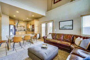 Hot Tub & Mtn-View Deck: Townhome in Eden - Image 5