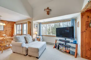 Mountain Resort Condo With King Bed Suite - Image 4