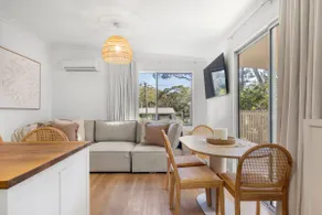 Piccolo Cottage - Firepit - 4 Mins Walk to Beach - Image 2
