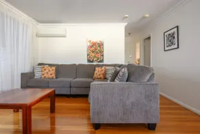 10 Tranquil Charm West Perth 2BR Parking - Image 2
