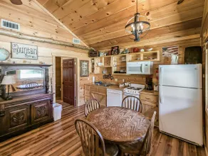 #74 Pinewood Cabin: Hog Holler - Image 5