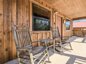 #74 Pinewood Cabin: Hog Holler - Image 2