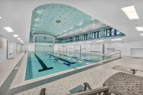 Rock & Roll Flat w/ Indoor Pool+Sauna+Gym•Downtown - Image 3
