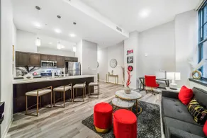 Rock & Roll Flat w/ Indoor Pool+Sauna+Gym•Downtown - Image 5