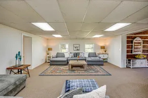 Pet Friendly Hollywood Cabin Apartment Near Lake - Image 5