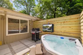 Newly Renovated West-Side 1BR/1BA! - Image 3