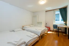 Cozy Central Duplex, Garden & Family Comfort - Image 3