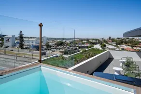 Ground Floor Apartment with Private Courtyard - Image 2