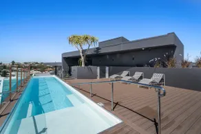 Ground Floor Apartment with Private Courtyard - Image 4