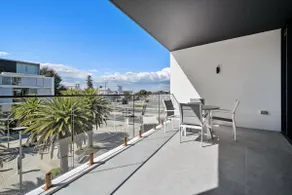 Chic 1-Bed Escape in Fremantle with Parking - Image 4