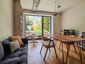 Modern One-Bedroom Apt with Garden View - Image 3