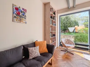 Modern One-Bedroom Apt with Garden View - Image 2