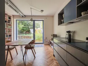 Modern One-Bedroom Apt with Garden View - Image 5