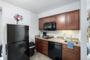 ☀ Smukke Beachside Condo @ The Shores - Image 2