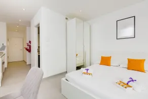 {Suite 402} Business Room, Gym, Modern, Relax - Image 5