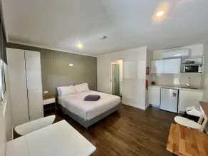 Motel Style Rooms - Image 4