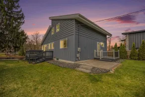 Peaceful Gravel Lake Retreat • Dock + Kayaks - Image 3