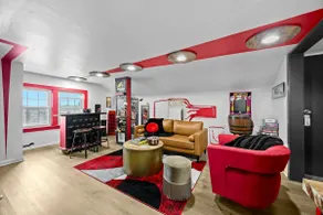 Top Floor Apt Near Churchill Downs & Expo Center - Image 1