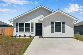 Pet-friendly Home with Fenced Yard - Image 2