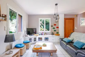 House in the middle of a wooded park - Image 3