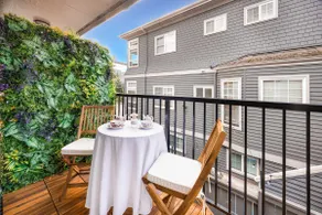Secret Garden Bloom - 665sf 1BR Queen Anne Condo - Image 5