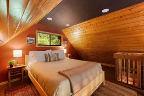 Luna’s A-Frame • Riverfront • Hot Tub & Sauna - Image 5