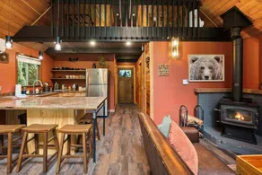 Luna’s A-Frame • Riverfront • Hot Tub & Sauna - Image 4