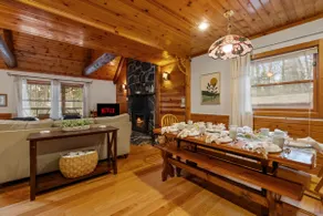 Lucky Log Cabin- Hottub fireplace 12min to Mt Snow - Image 4
