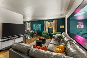 4BR Colorful Game Casa - Image 3